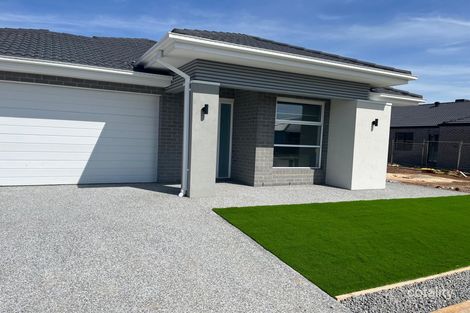 77 Grappenhall Ave, Strathtulloh, VIC 3338