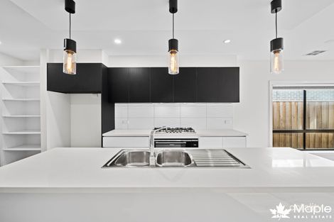 Property photo of 8 Hythe Place Mickleham VIC 3064