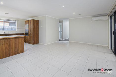 Property photo of 5 Nirringa Drive Hampton Park VIC 3976