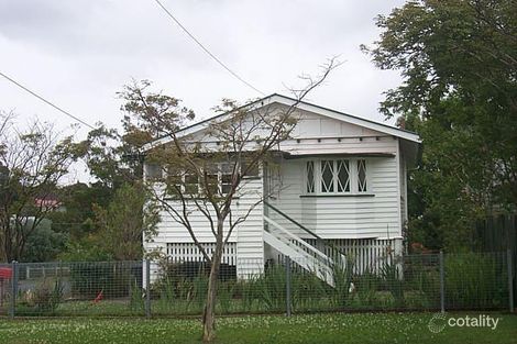 2 Dawn St, Kedron, QLD 4031