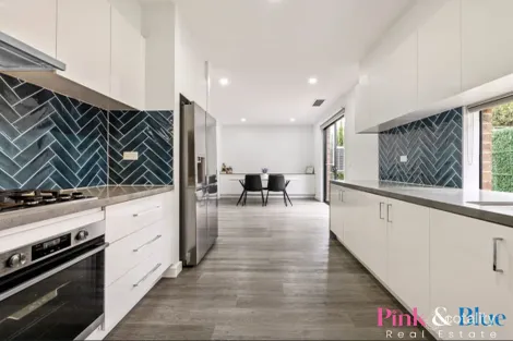 5 Alliance Gr, Rockbank, VIC 3335