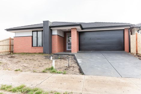 38 Steamboat Ave, Winter Valley, VIC 3358