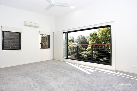 Property photo of 30 Lomandra Place Chapel Hill QLD 4069