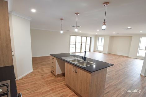 Property photo of 19B Jordan Place Young NSW 2594