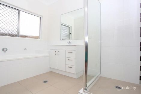 Property photo of 21 Angela Place Yamanto QLD 4305