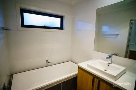 Property photo of 1/16 Woodland Street Wodonga VIC 3690