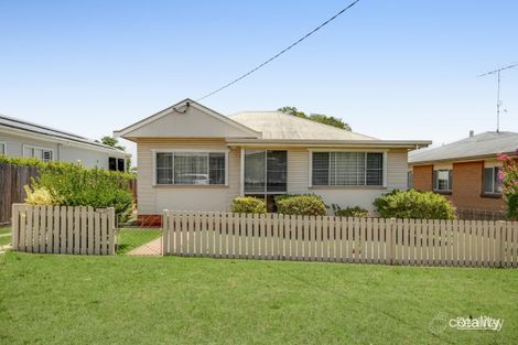 15 Llewellyn St, Centenary Heights, QLD 4350