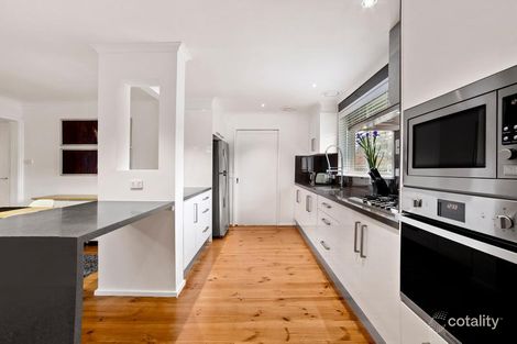 Property photo of 4 Streeton Circuit Mill Park VIC 3082