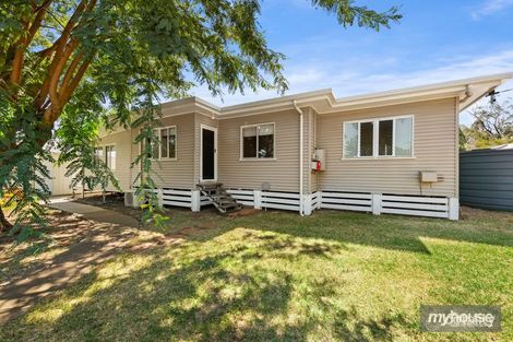53 York St, Oakey, QLD 4401
