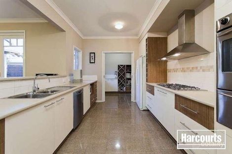 Property photo of 6 Oakmoss Place Berwick VIC 3806