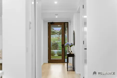 Property photo of 18 Barolo Loop Sunbury VIC 3429