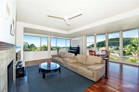 Property photo of 6 Yellowbox Close Caves Beach NSW 2281