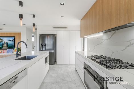 Property photo of 4 Ona Close Bossley Park NSW 2176