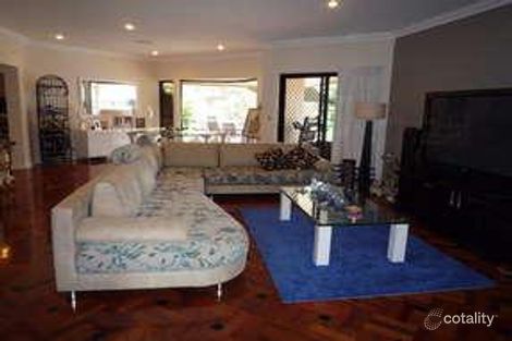 Property photo of 10 Parnham Court Arundel QLD 4214