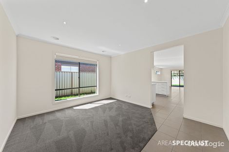 Property photo of 33 Serenity Street Pakenham VIC 3810