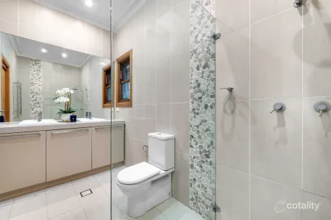 Property photo of 14 William James Drive Mount Kembla NSW 2526