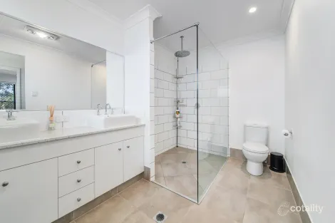 Property photo of 10 Haskins Street Baringa QLD 4551