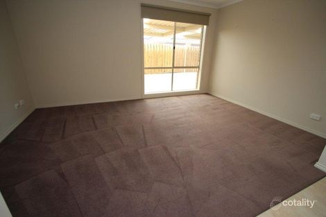 Property photo of 77 Melissa Way Pakenham VIC 3810