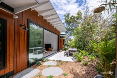 22 Coonanga Rd, Avalon Beach, NSW 2107
