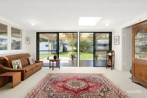 Property photo of 4 Alamein Avenue Narraweena NSW 2099
