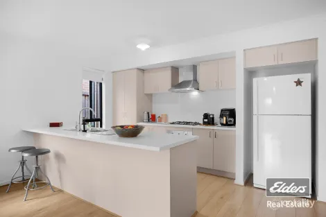 Property photo of 9 Landon Street Thornhill Park VIC 3335