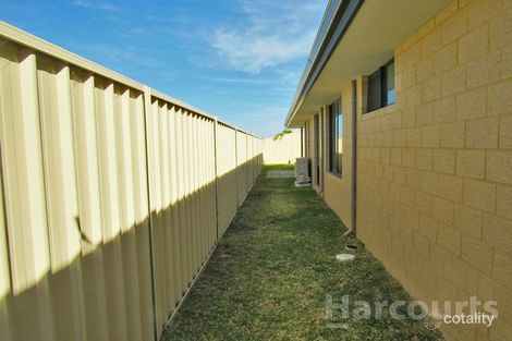 Property photo of 11 Balclutha Crescent Madora Bay WA 6210