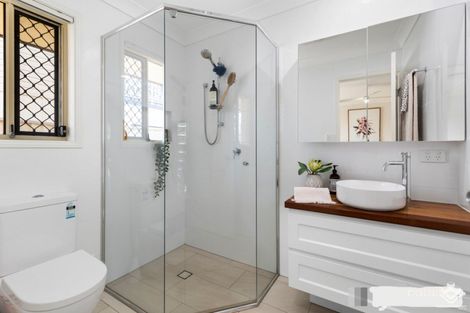 Property photo of 28 Birdwood Road Birkdale QLD 4159