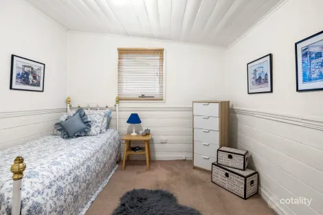 Property photo of 42 Hutton Street Kyneton VIC 3444