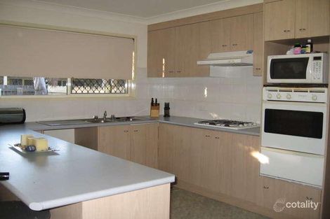 Property photo of 19 Dianthus Place Flinders View QLD 4305