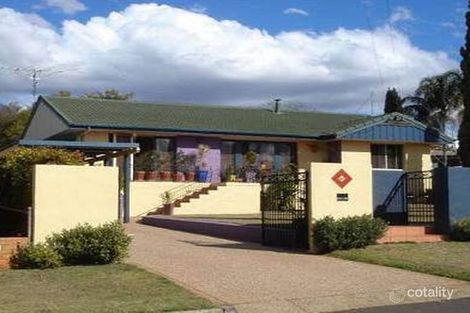 40 Loch St, Centenary Heights, QLD 4350