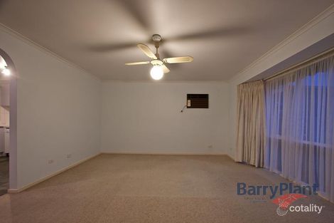 Property photo of 8 Daniher Close Berwick VIC 3806