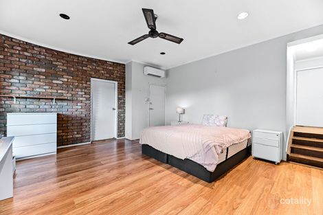 Property photo of 10 Ainsleigh Court Cranbourne VIC 3977