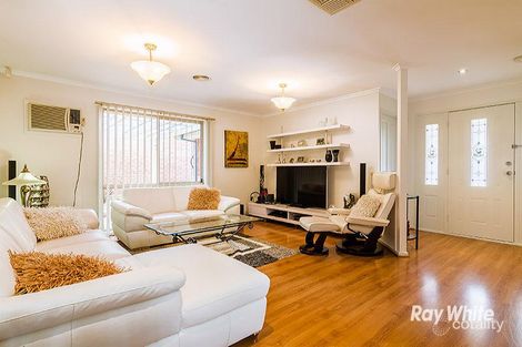 Property photo of 33 Genista Road Cranbourne West VIC 3977