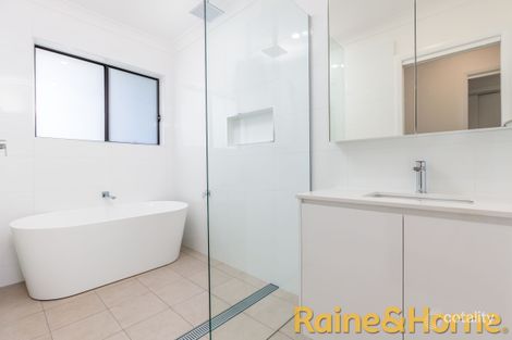 Property photo of 10 Briny Court Dubbo NSW 2830