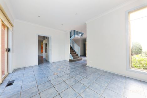 Property photo of 2/2 Stutt Avenue Doncaster VIC 3108