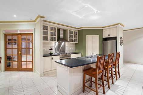Property photo of 46 Jindabyne Avenue Taylors Hill VIC 3037