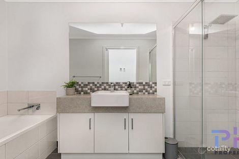 Property photo of 141A Neale Street Flora Hill VIC 3550