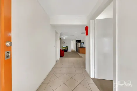 Property photo of 77 Juniper Avenue Point Cook VIC 3030