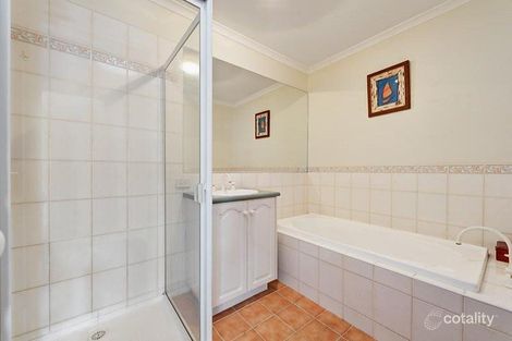Property photo of 32 Hester Walk Macleod VIC 3085