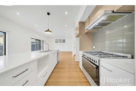 Property photo of 6 Solferino Close Mount Waverley VIC 3149