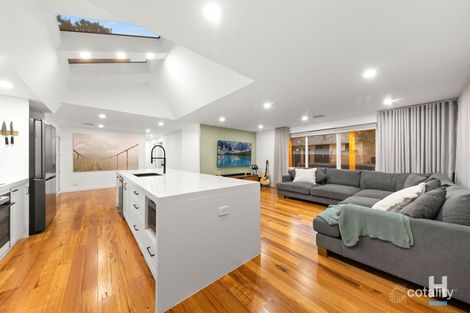 Property photo of 8 Dunsterville Crescent Frankston VIC 3199