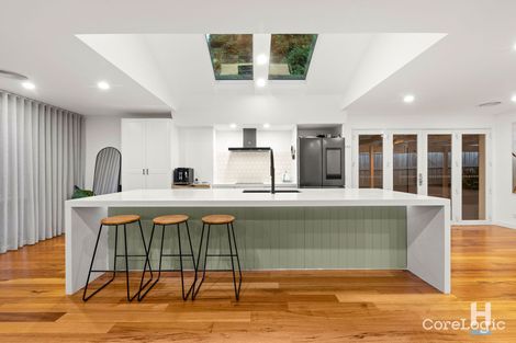 Property photo of 8 Dunsterville Crescent Frankston VIC 3199