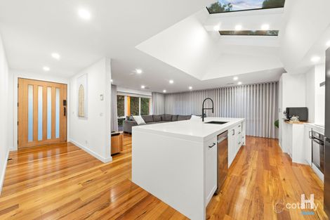 Property photo of 8 Dunsterville Crescent Frankston VIC 3199