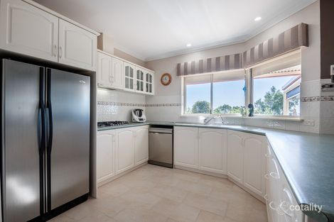 Property photo of 5 Higgins Place Mount Nasura WA 6112