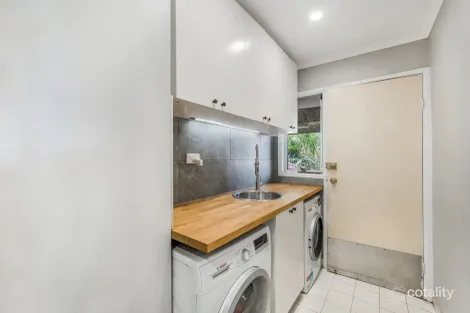 Property photo of 2/49 Diamontina Avenue Kearns NSW 2558