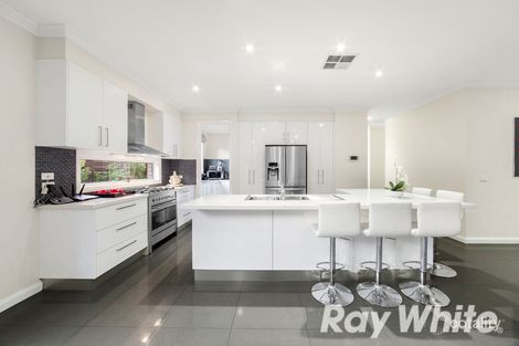 Property photo of 2 The Range Boulevard Croydon VIC 3136