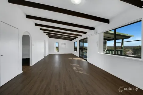 Property photo of 19 Sayre Crescent Boyne Island QLD 4680