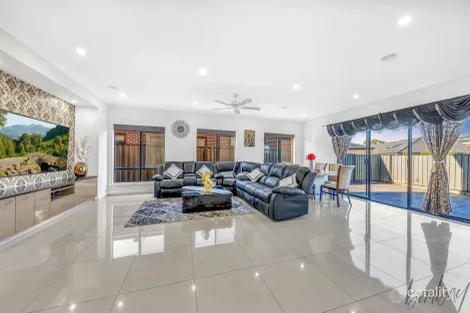 Property photo of 14 Mangrove Way Craigieburn VIC 3064