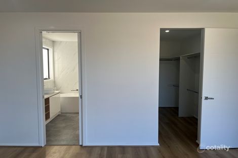 Property photo of 42 Camfield Crescent Mambourin VIC 3024