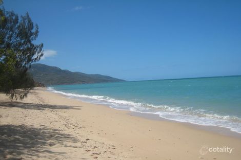 Property photo of 96 Gloucester Avenue Hideaway Bay QLD 4800